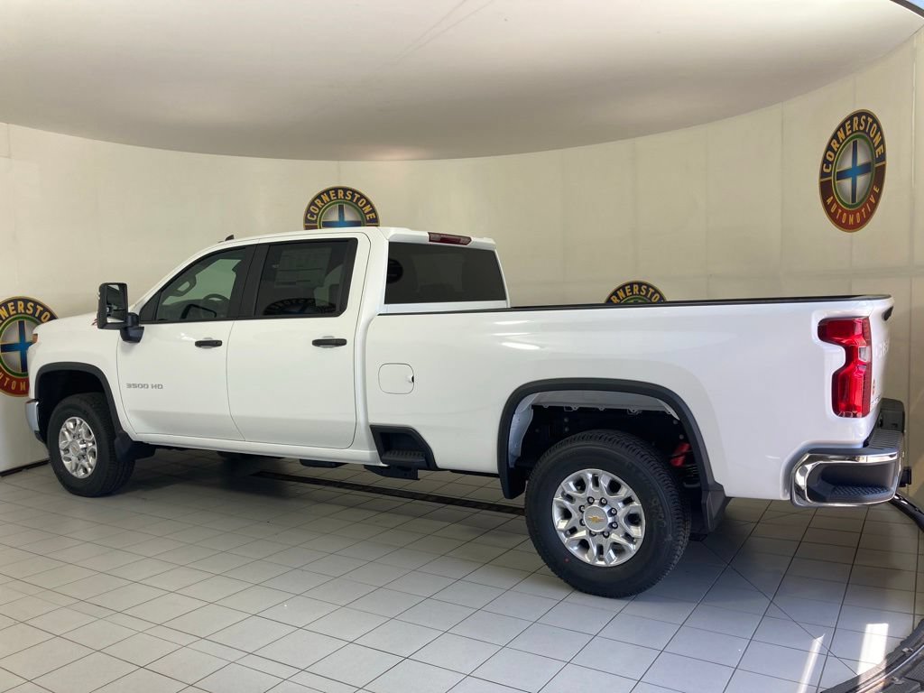 New 2026 Summit White Chevrolet WT image 21
