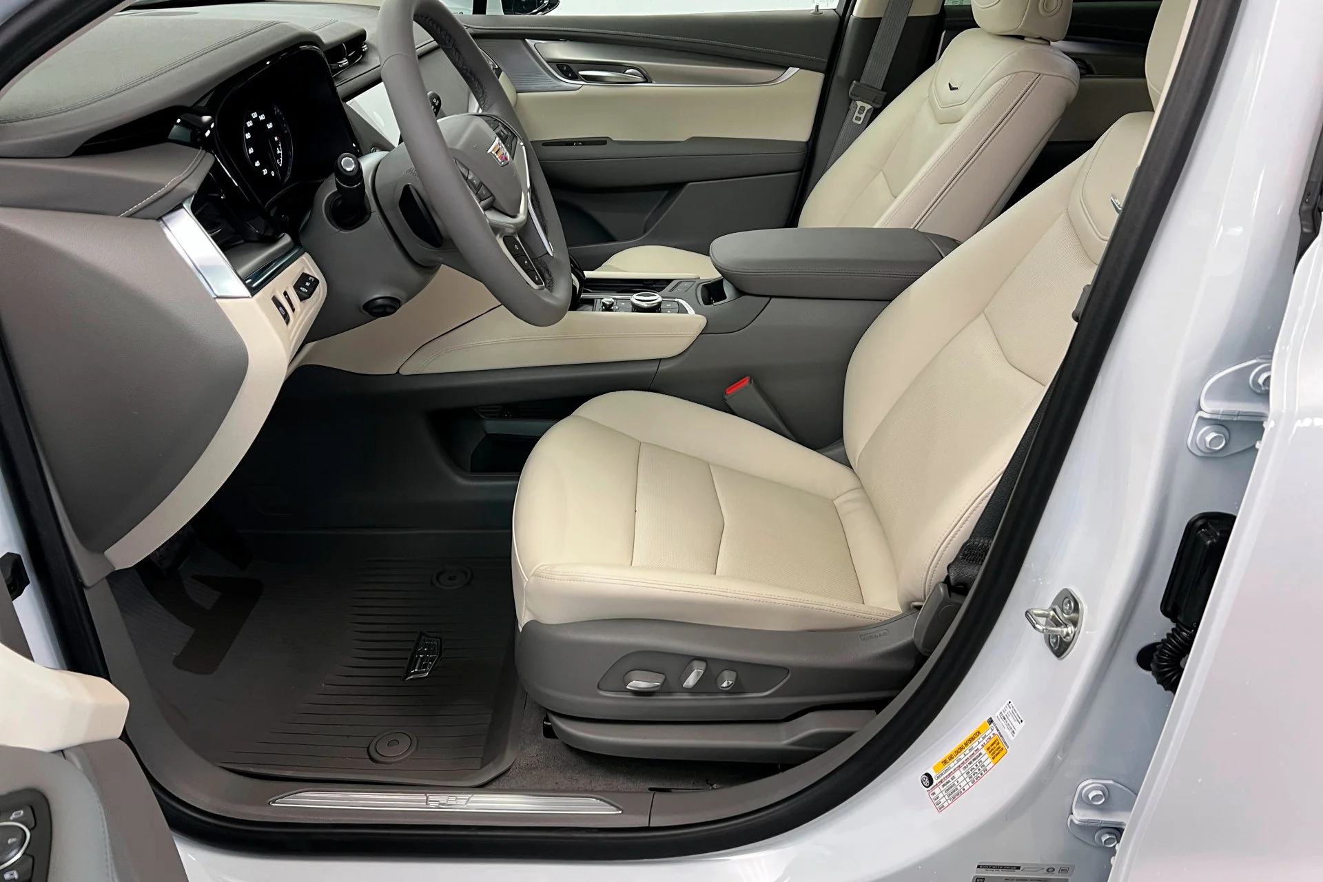 New 2026 Crystal White Tricoat Cadillac Premium Luxury image 17