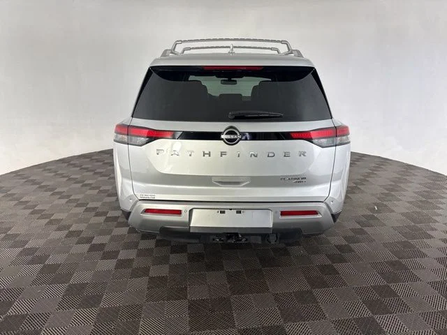 Used 2022 Silver Nissan Platinum image 7