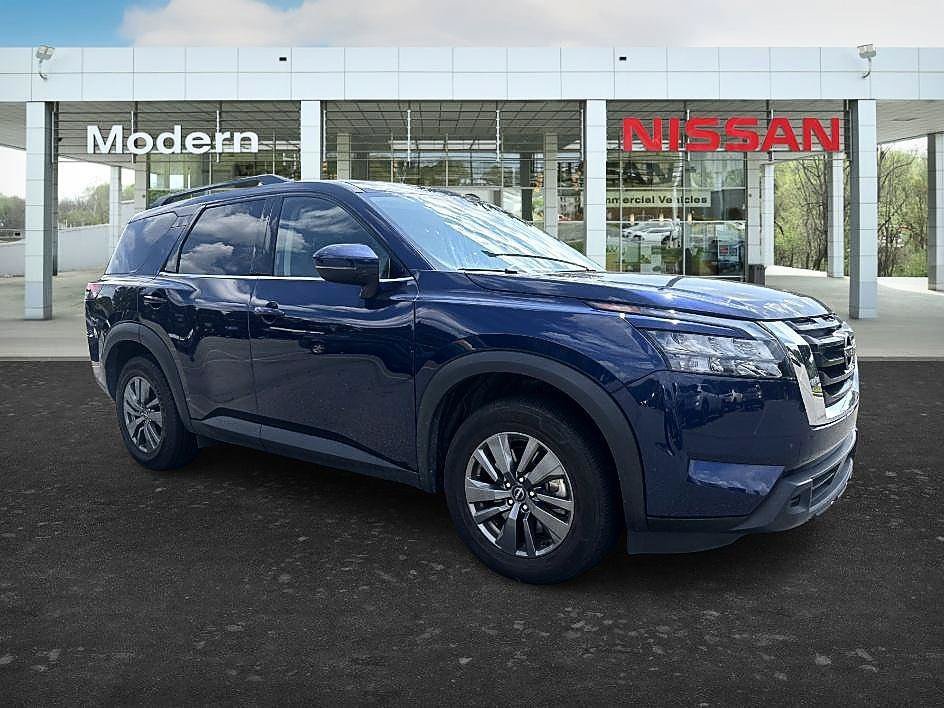 Used 2024 Deep Ocean Blue Pearl Nissan SV image 7