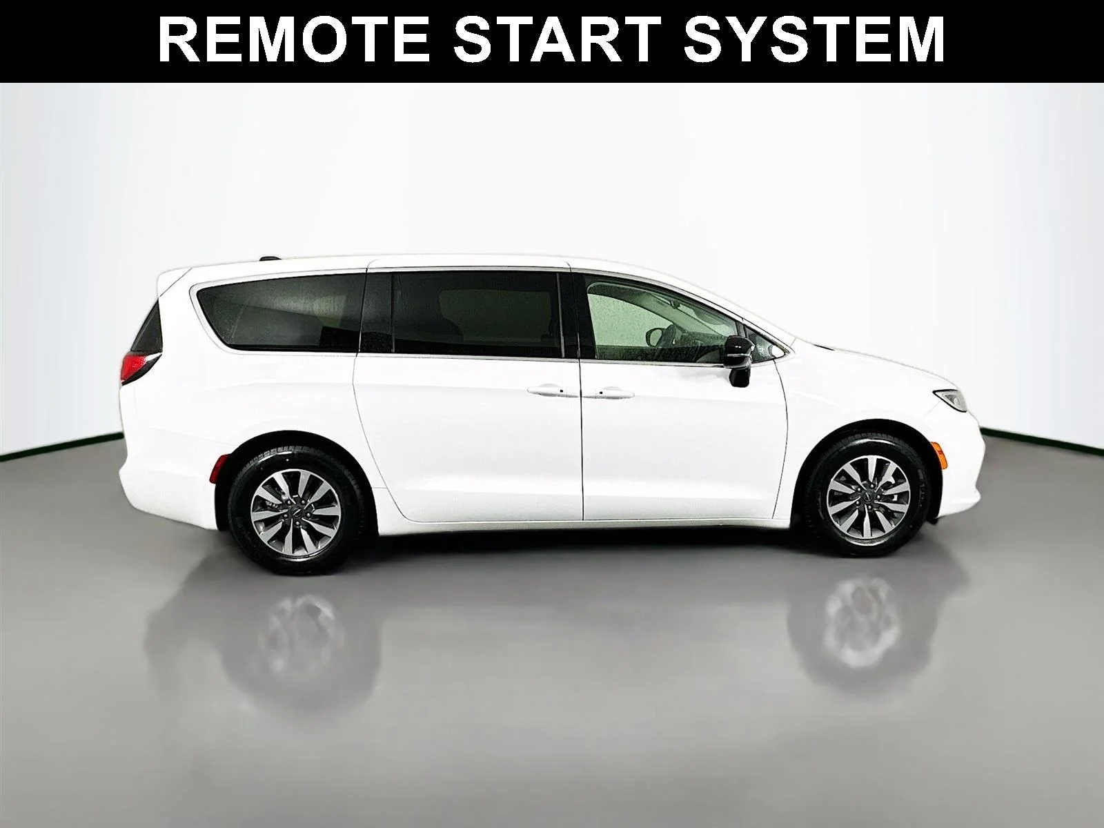 2024 Chrysler Pacifica PHEV Select - Photo 8