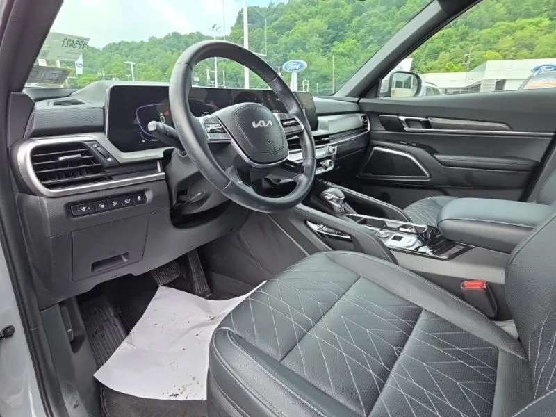 Used 2024 Gray Kia EX X-Line image 9
