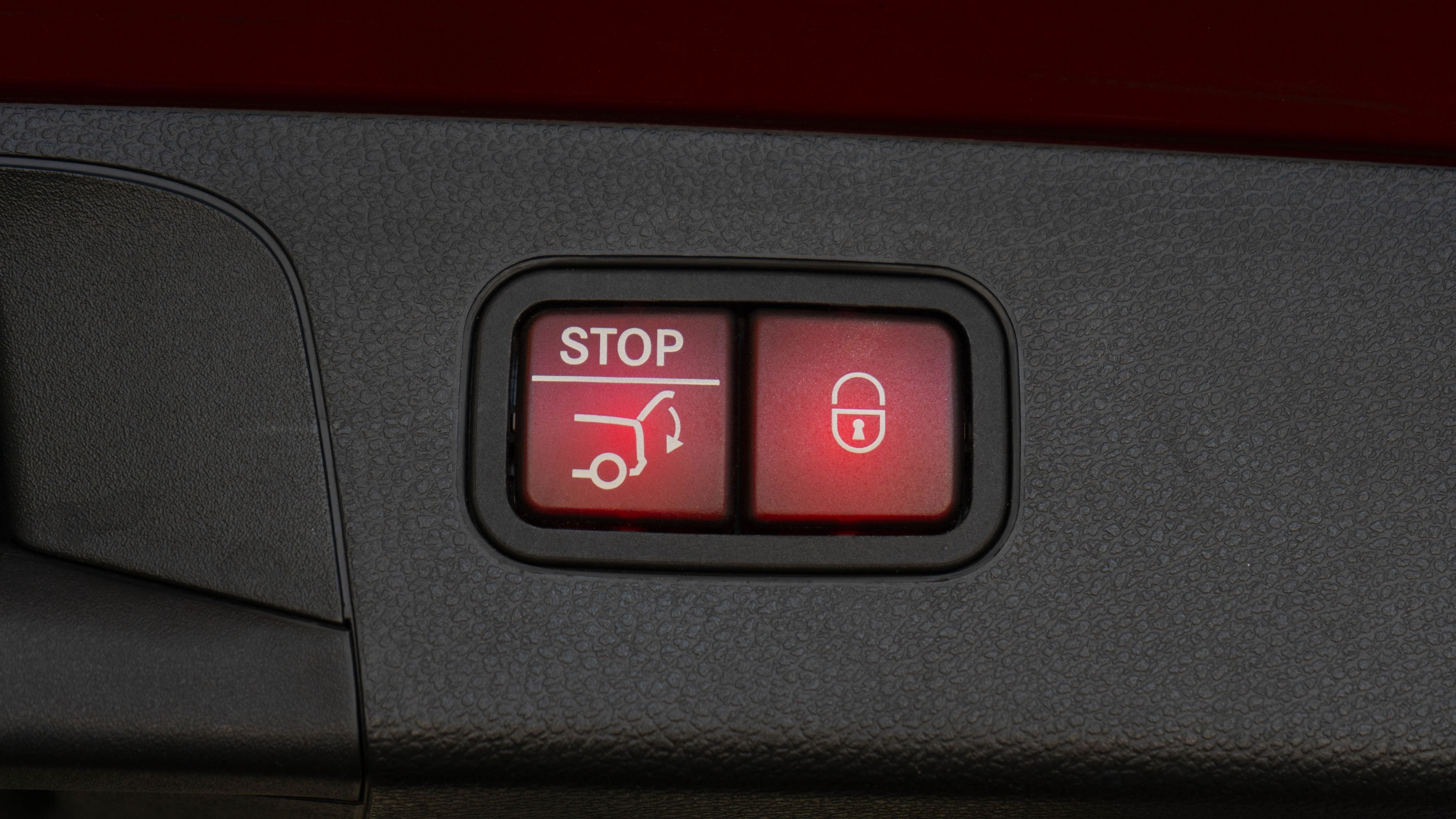 Used 2016 Red Mercedes-Benz GLC 300 image 26