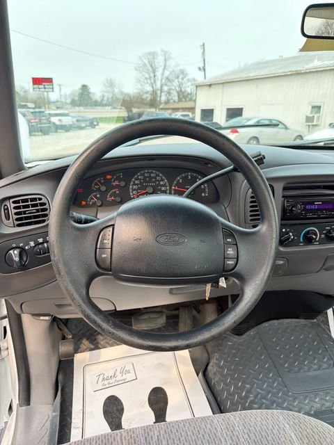 Used 1998 White Ford XLT image 24