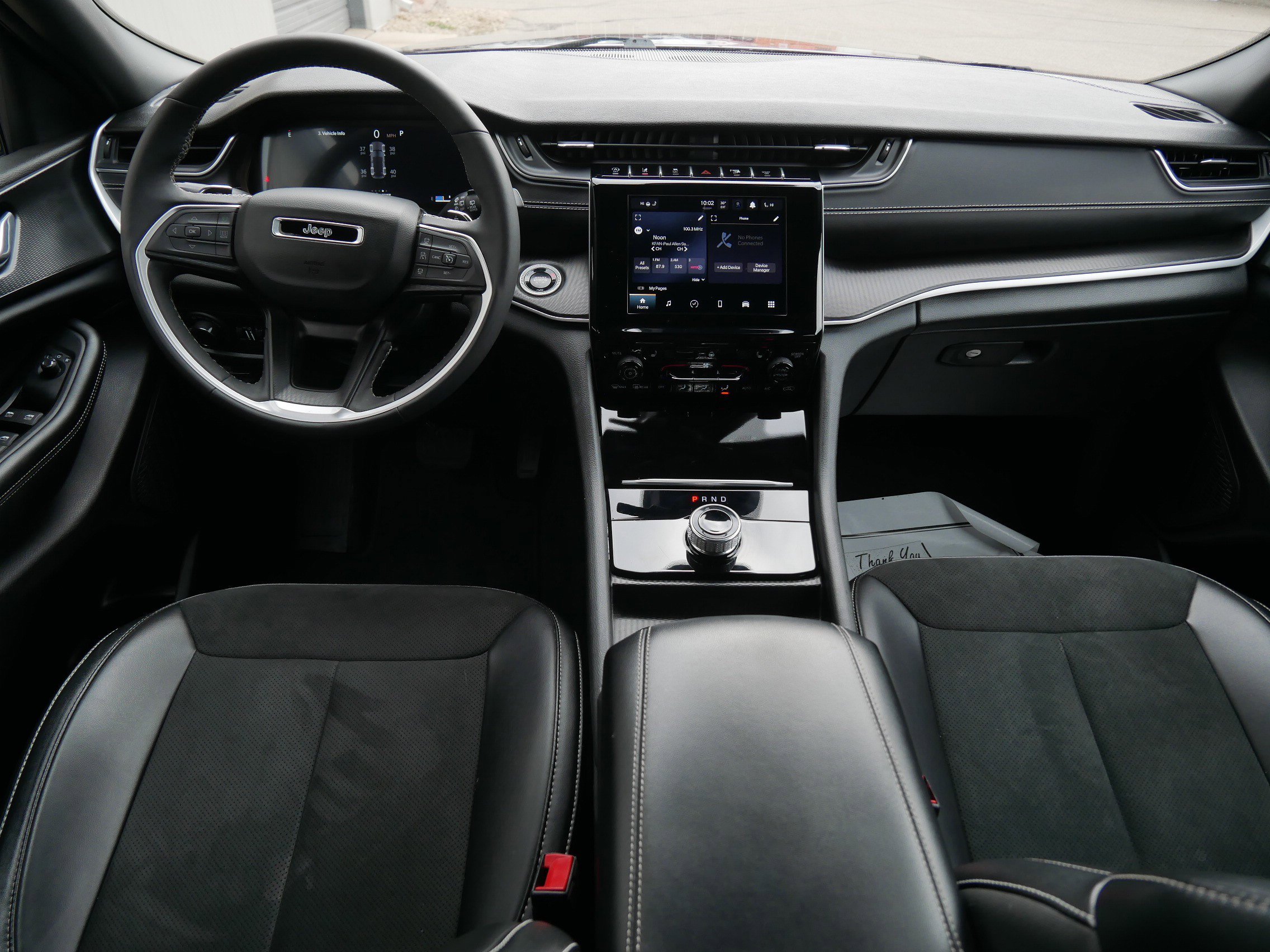 Used 2025 Diamond Black Crystal Pearlcoat Jeep Altitude image 15