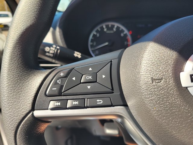 Used 2021 White Nissan S image 28