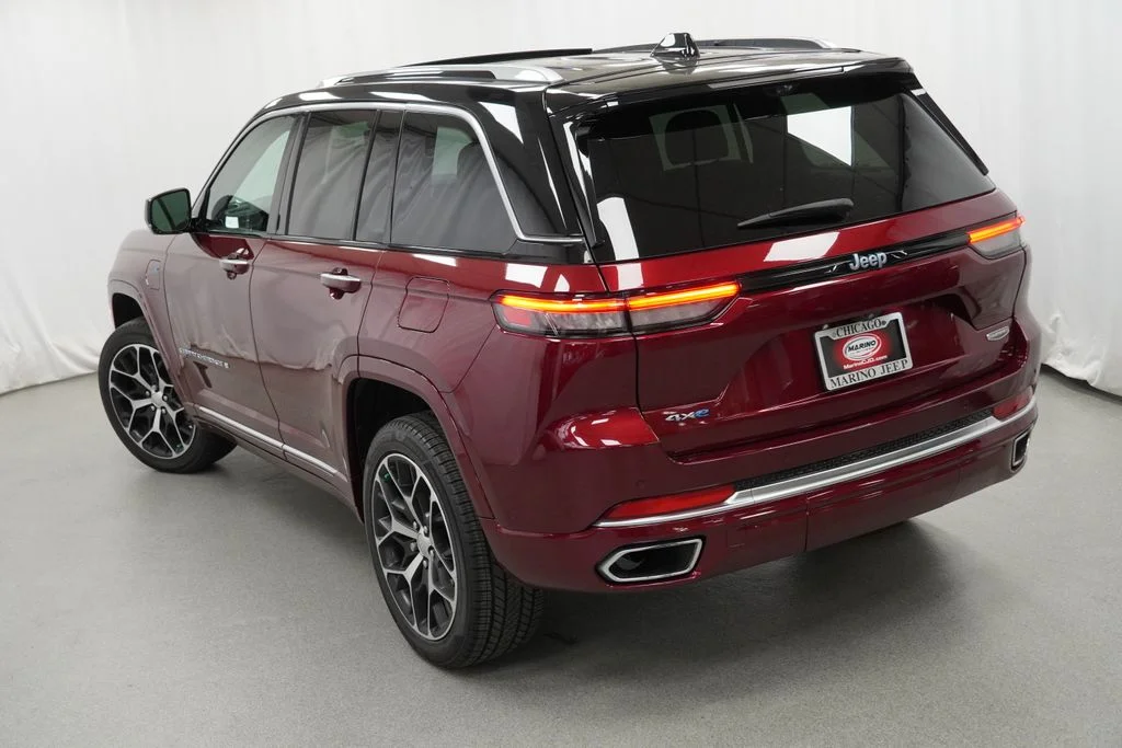 Used 2022 Red Jeep Summit Reserve 4xe image 11