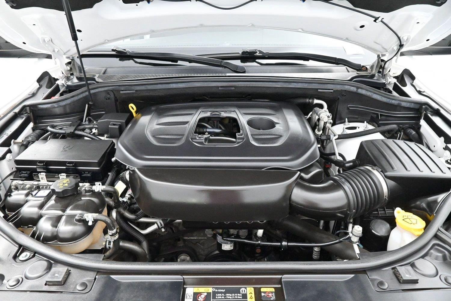 Used 2022 White Knuckle Clearcoat Dodge SXT image 39