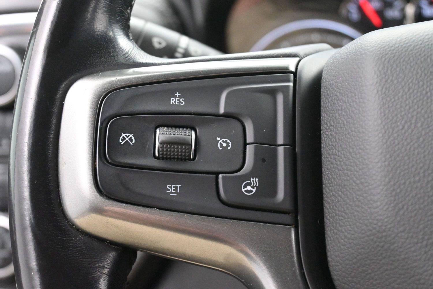 Used 2020 BLACK Chevrolet LT image 18