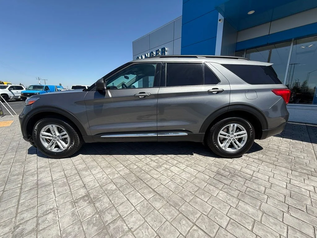 Used 2023 Gray Ford XLT image 7