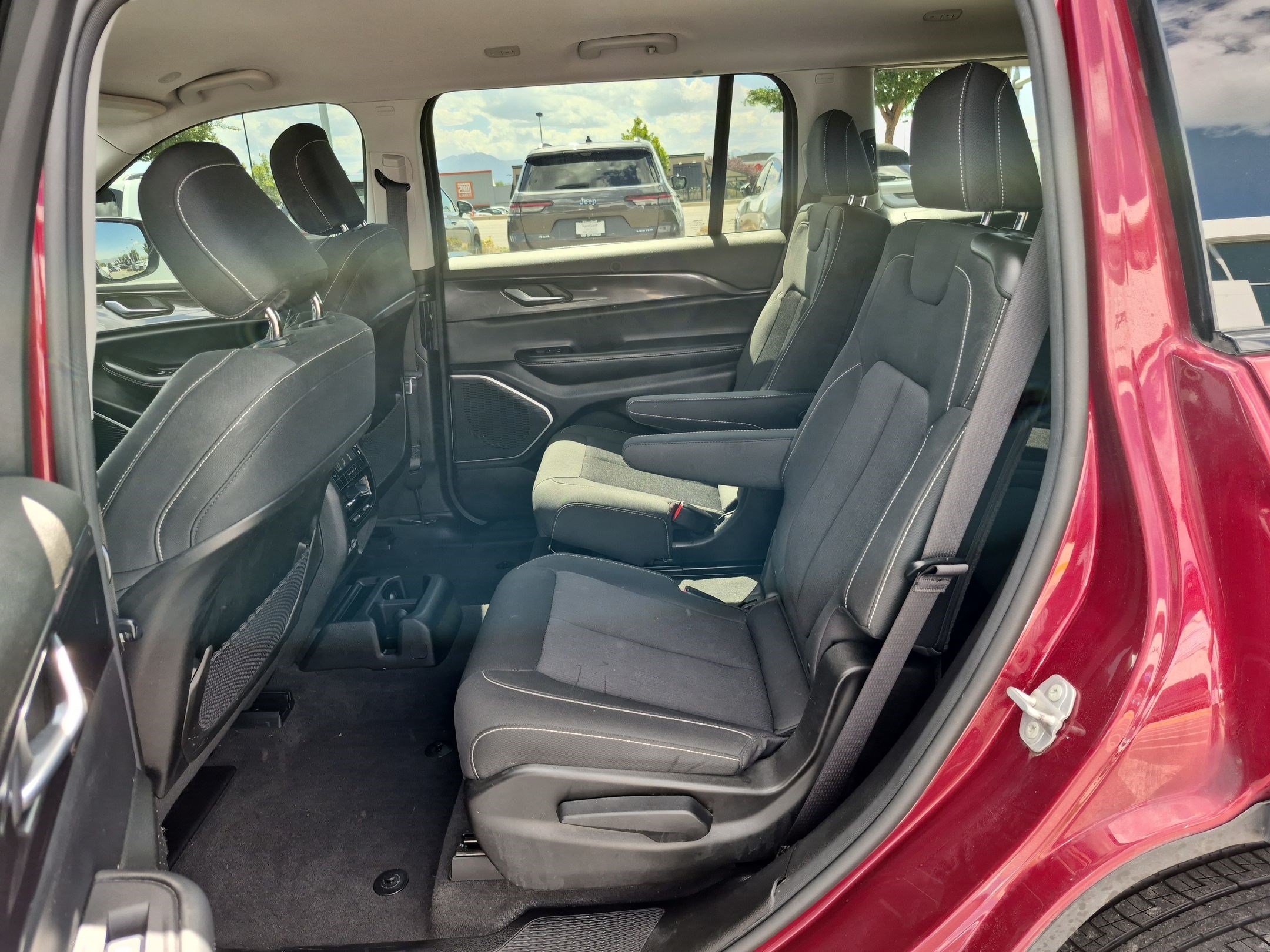 Used 2022 Velvet Red Pearlcoat Jeep Laredo image 25