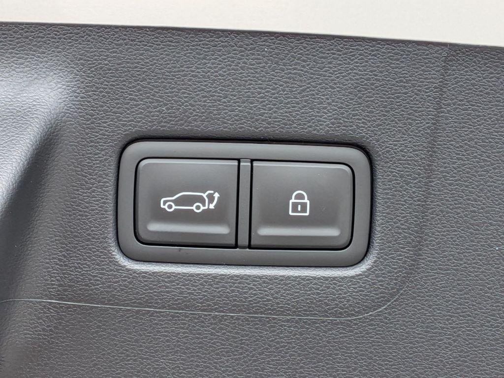 New 2026 White Hyundai SE AWD image 28