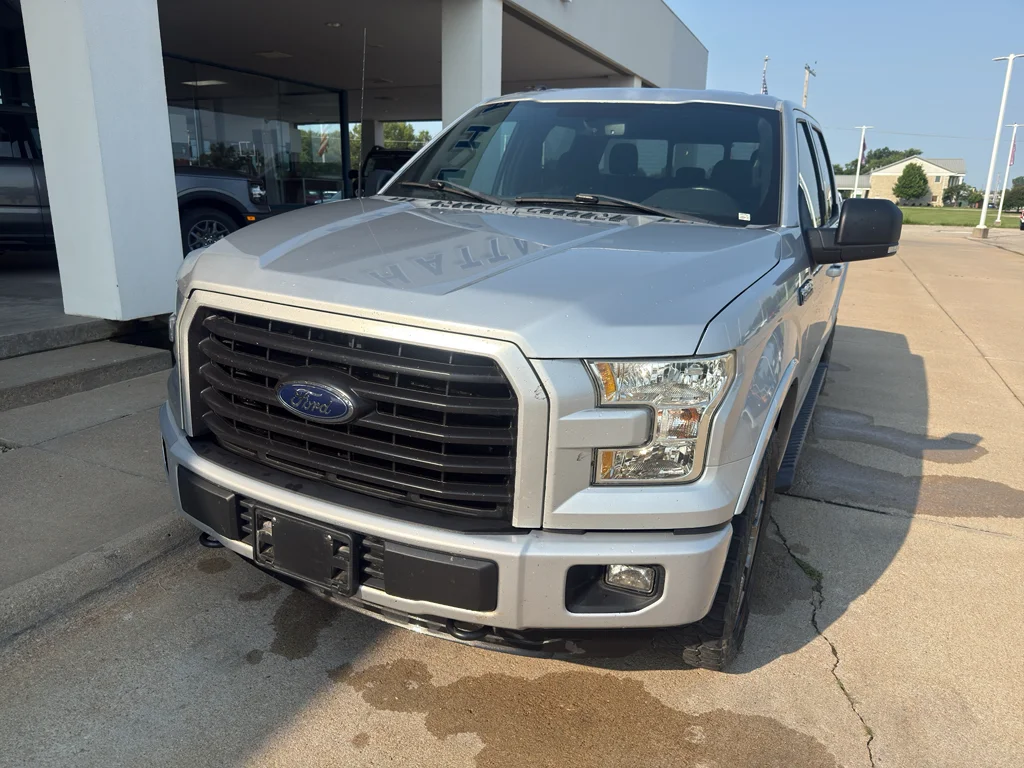 Used 2016 Ingot Silver Metallic Ford XLT image 3