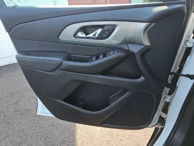 Used 2023 White Chevrolet LT image 31
