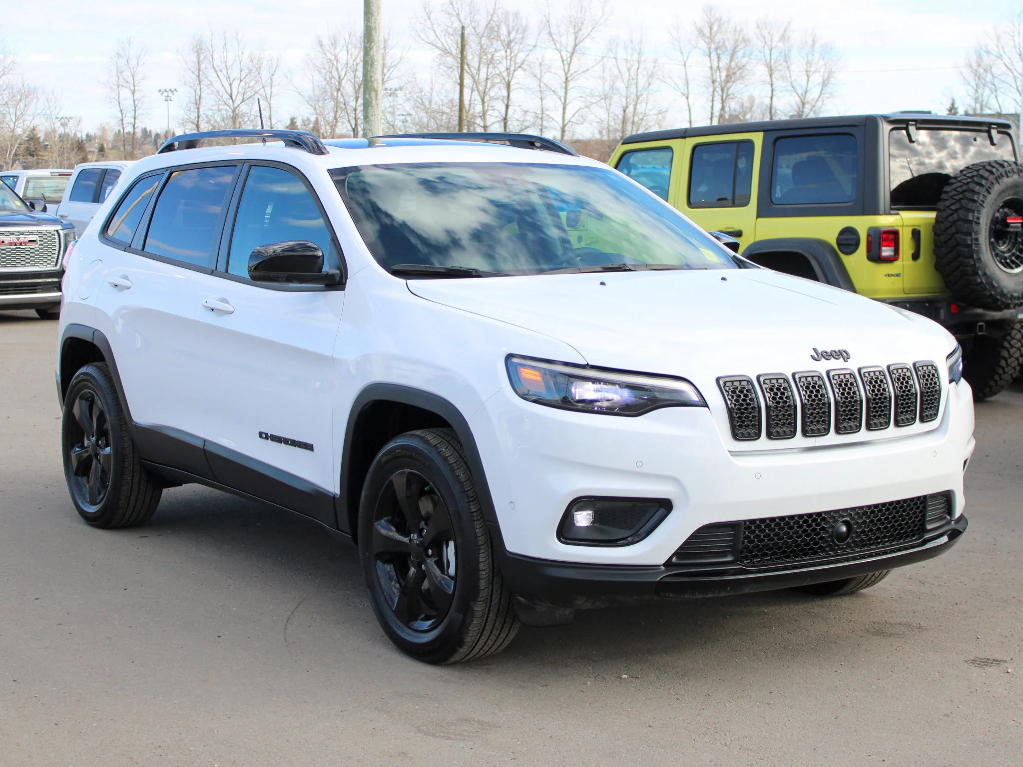 Certified Used 2023 White Jeep Altitude * 2.4L MultiAir | Heated/Vented Seats | Panoramic Sunroof | Apple CarPlay | Adaptive Cruise image 9
