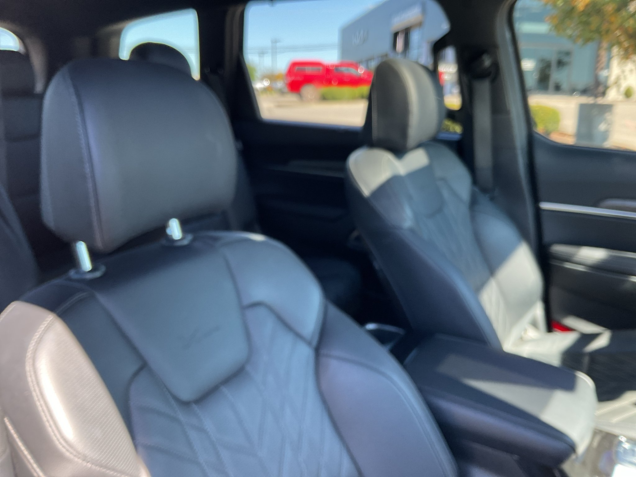 Used 2025 Panthera Metal Kia EX X-Line image 12