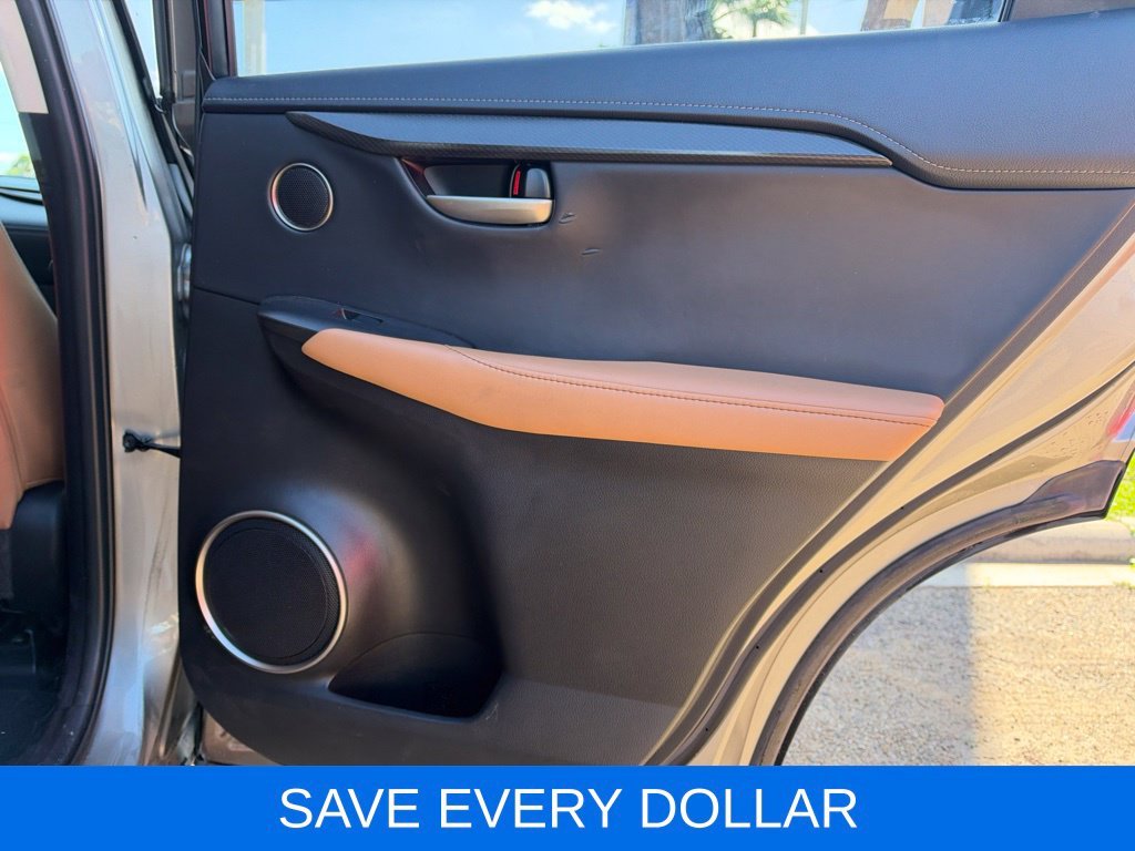 Used 2015  Lexus 200t image 18
