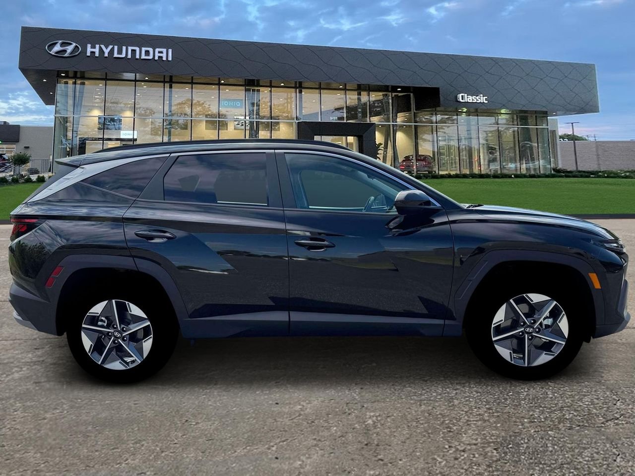 New 2026 Phantom Black Pearl Hyundai SEL image 9