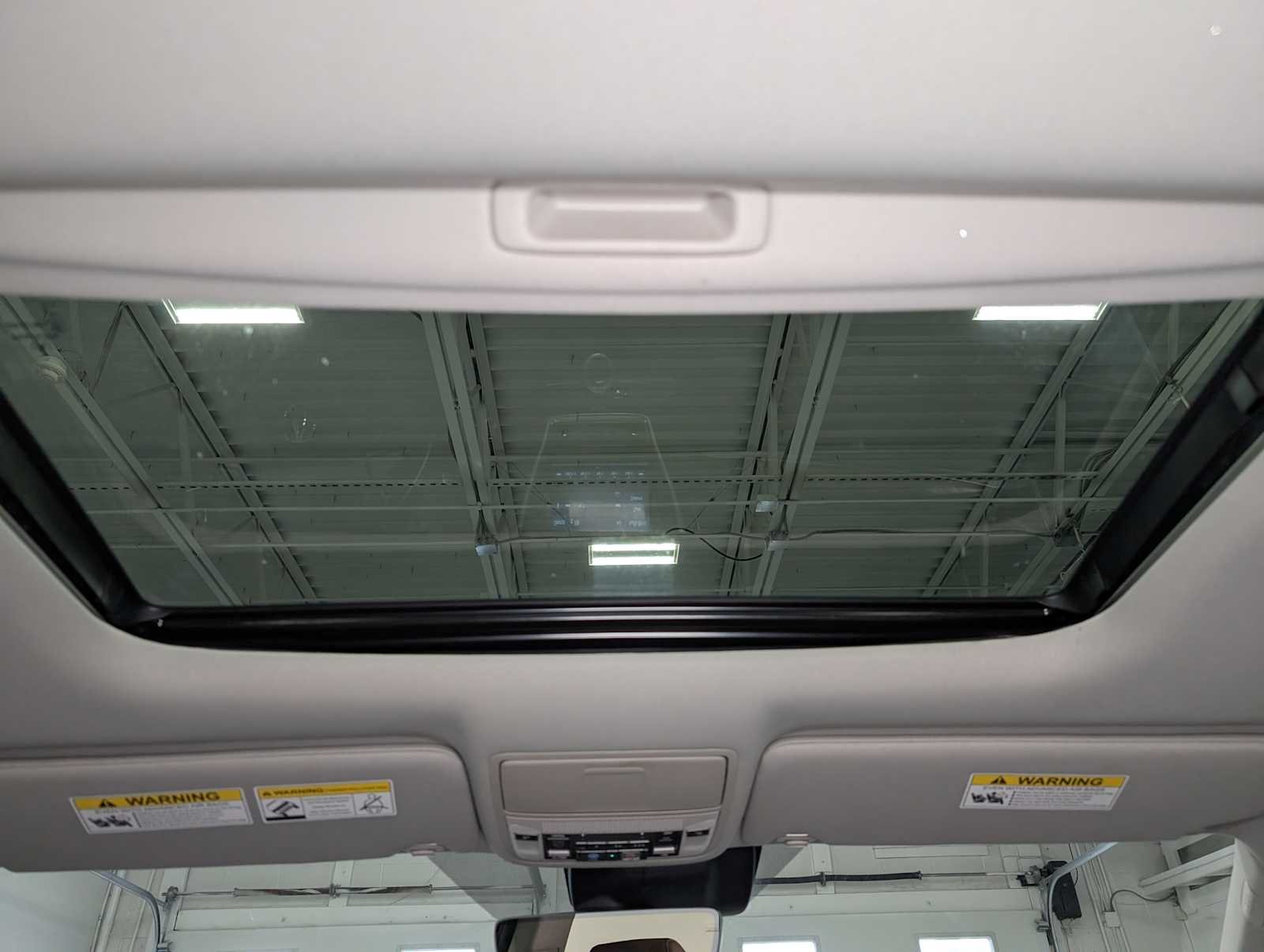 Used 2020 Platinum White Pearl Acura w/Technology Pkg image 17