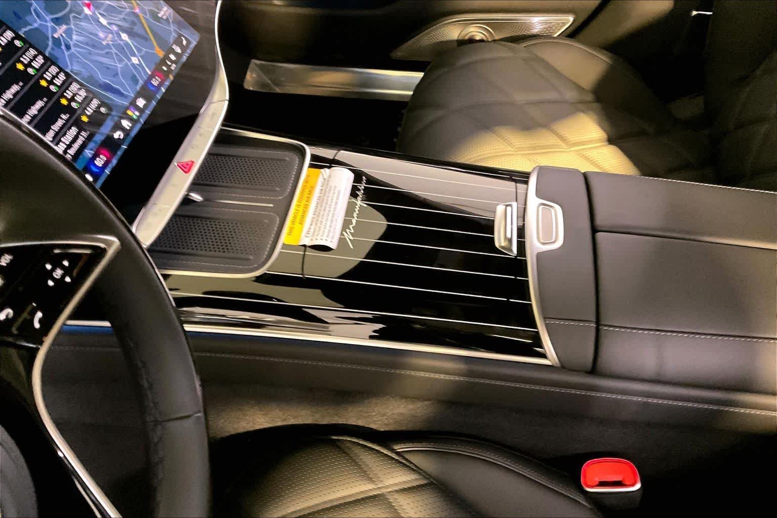 New 2027 MANUFAKTUR Moonlight White Metallic Mercedes-Benz Maybach S 580 image 10