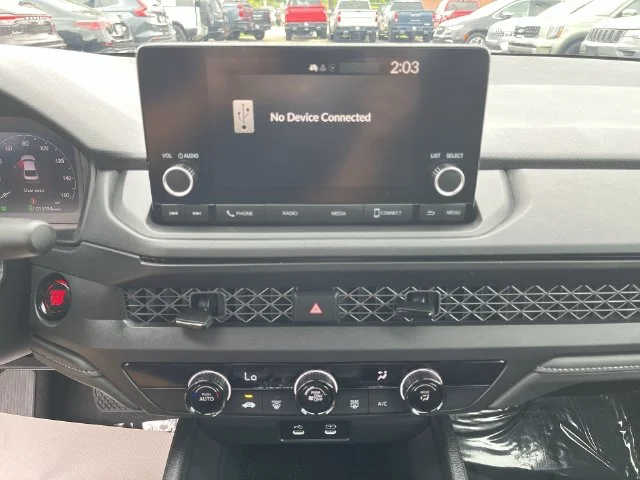 Used 2025  Honda LX image 14