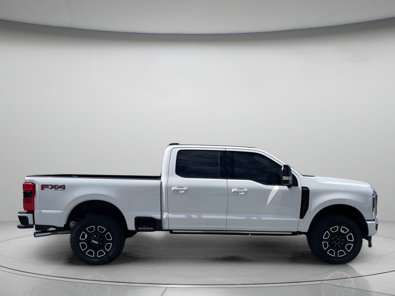 New 2026 Star White Metallic Tri-Coat Ford Platinum image 2