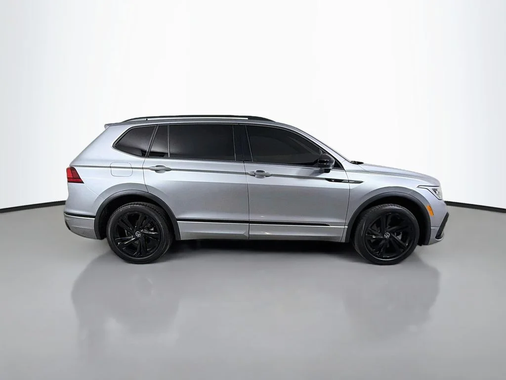 Used 2024 Silver Volkswagen 2.0T SE R-Line Black image 5