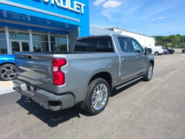 Used 2023 Gray Chevrolet High Country image 7