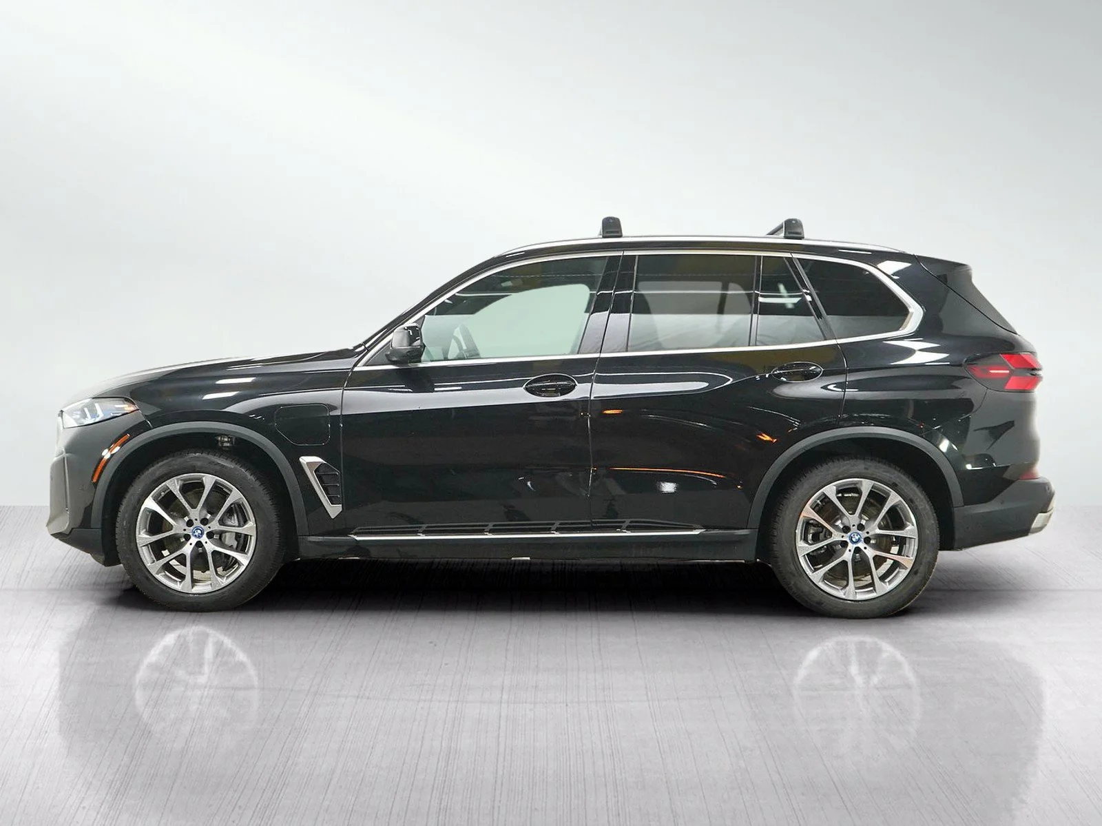 Used 2025 BMW X5 50e with VIN 5UX43EU00S9Y96068 for sale in Wayzata, Minnesota