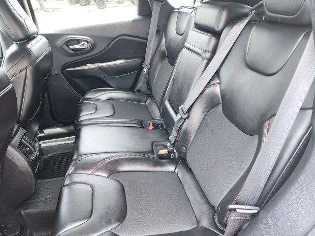 Used 2019 Crystal Metallic Jeep Trailhawk image 42