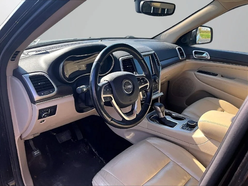 Used 2017 Black Jeep Limited image 11