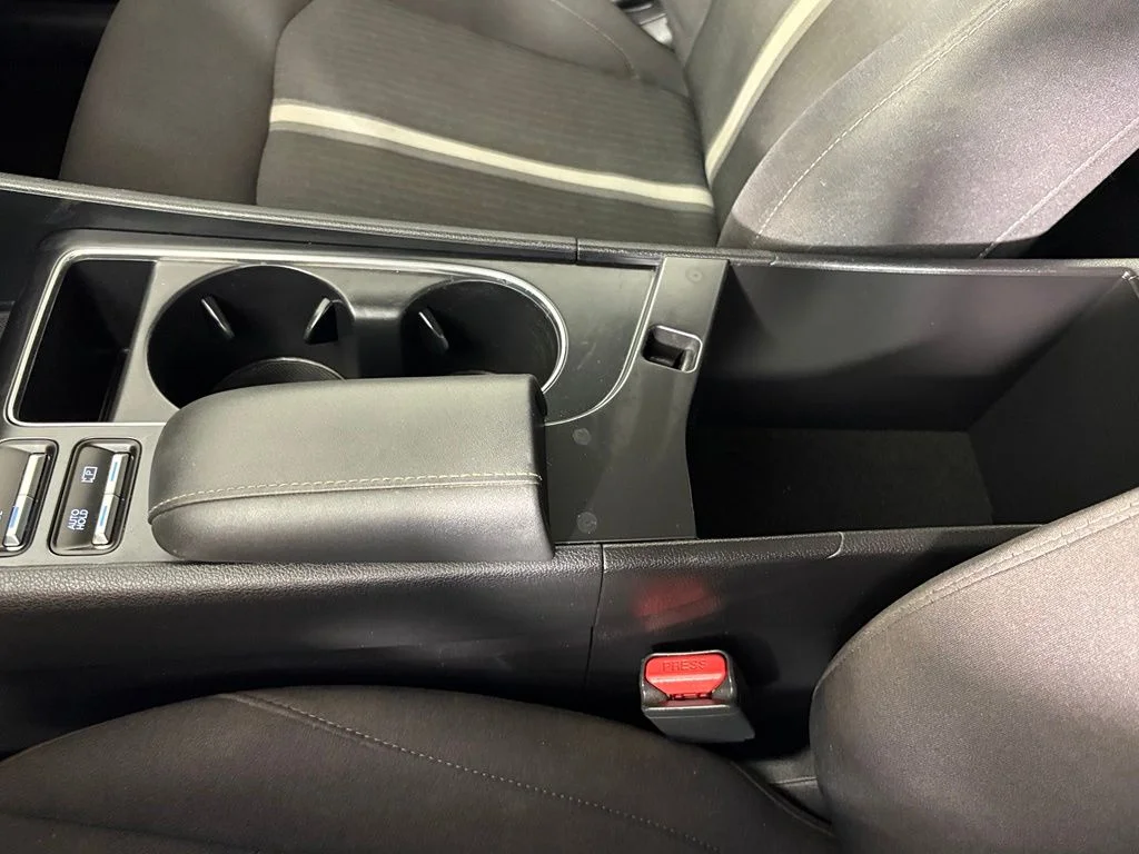 Used 2025 Red Hyundai SEL image 36