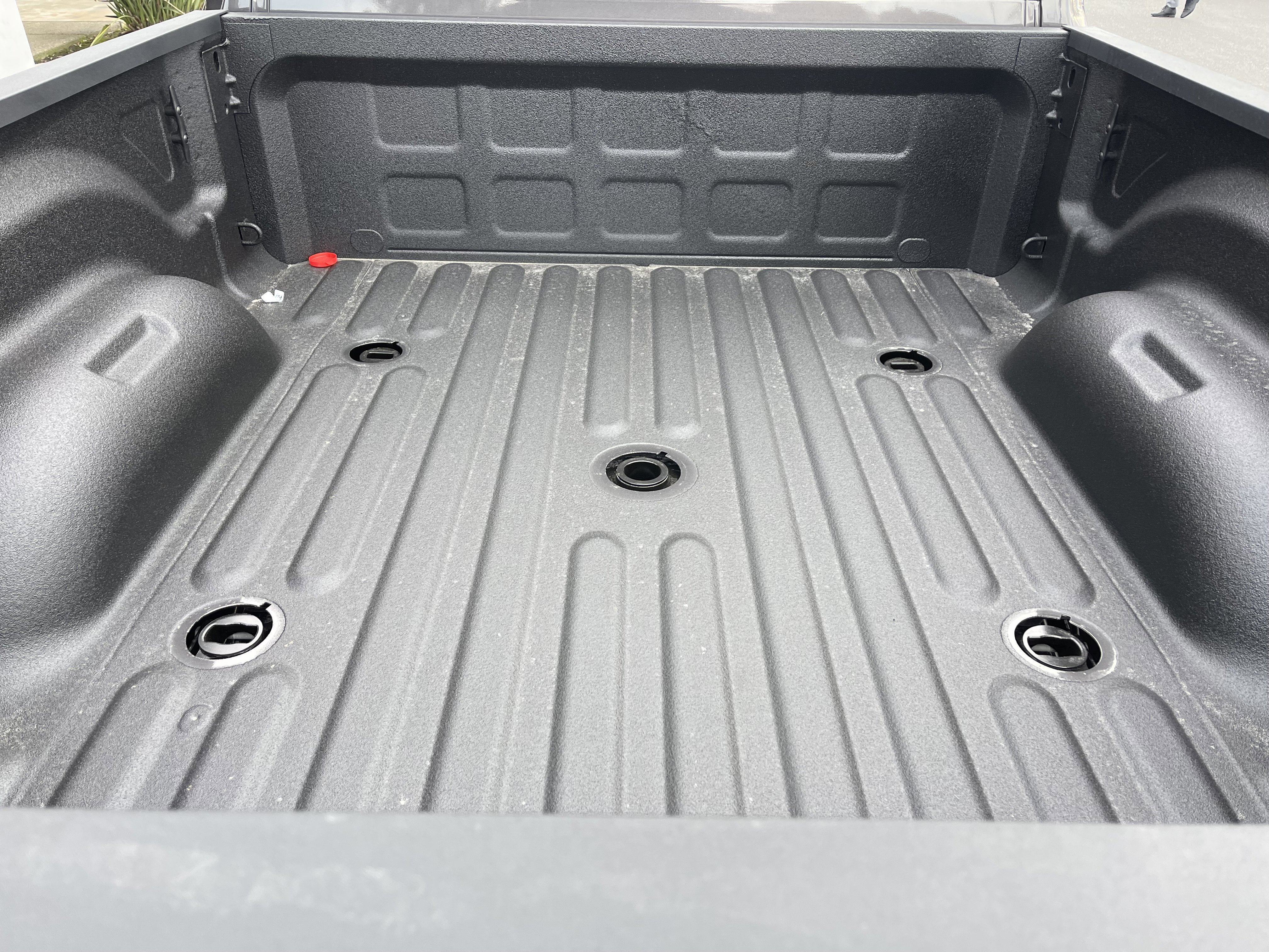 New 2026 Granite Crystal Metallic Clear-Coat Exterior Paint RAM Laramie image 13