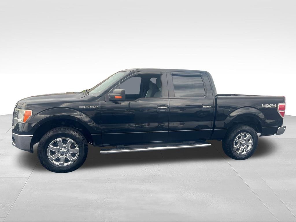 Used 2013 Black Ford XLT image 2