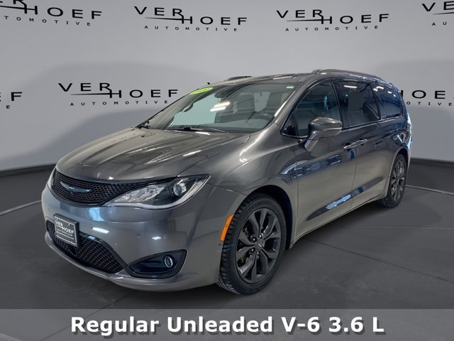 2020 Chrysler Pacifica Limited's photo