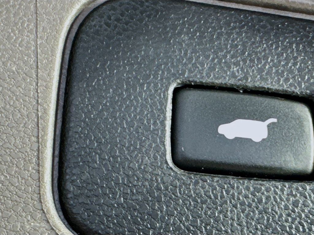 Used 2013 Silver Honda EX-L image 33