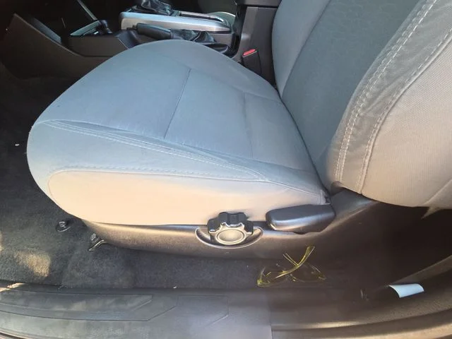 Used 2019 White Toyota SR5 image 13