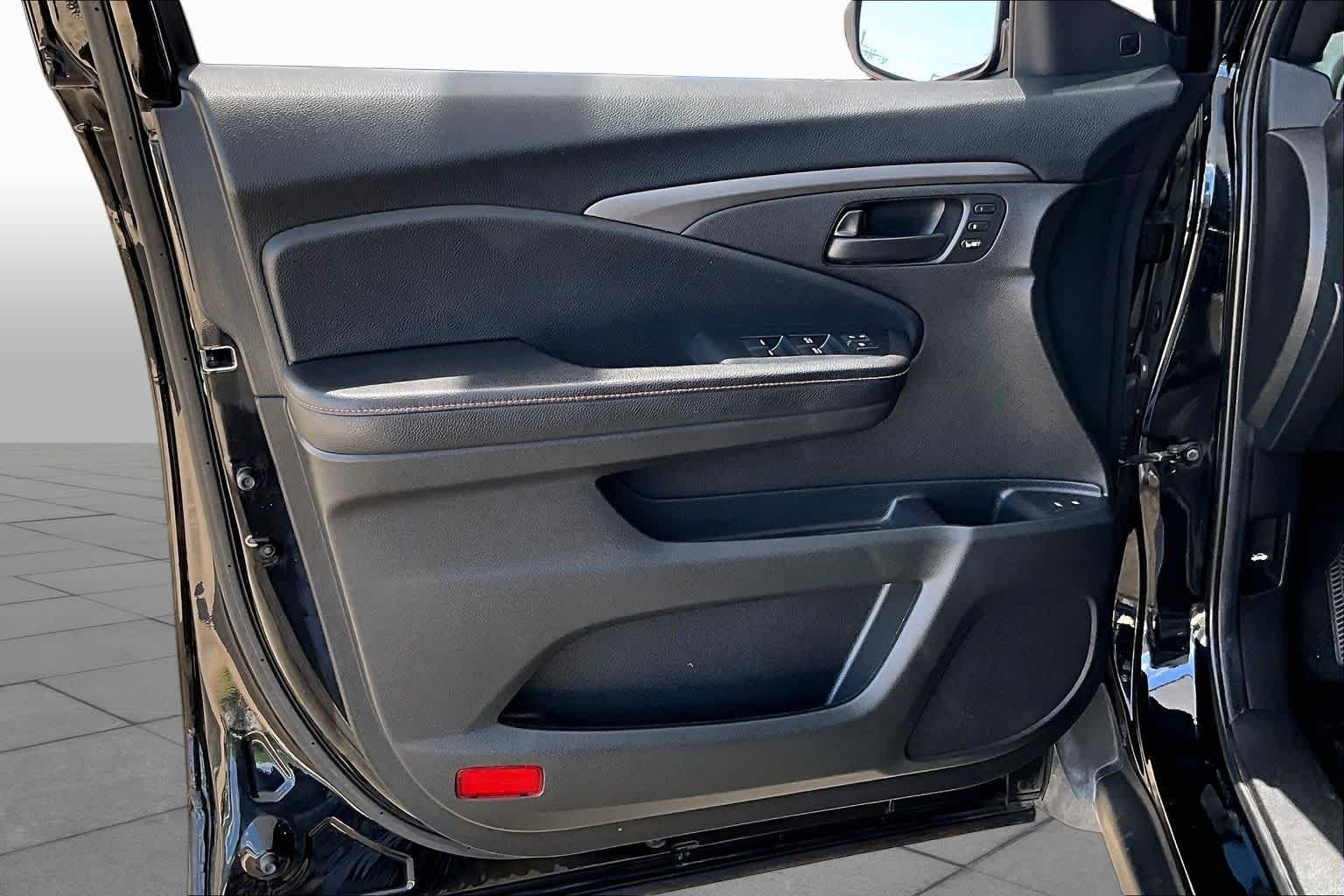 Used 2022 Crystal Black Pearl Honda TrailSport image 22