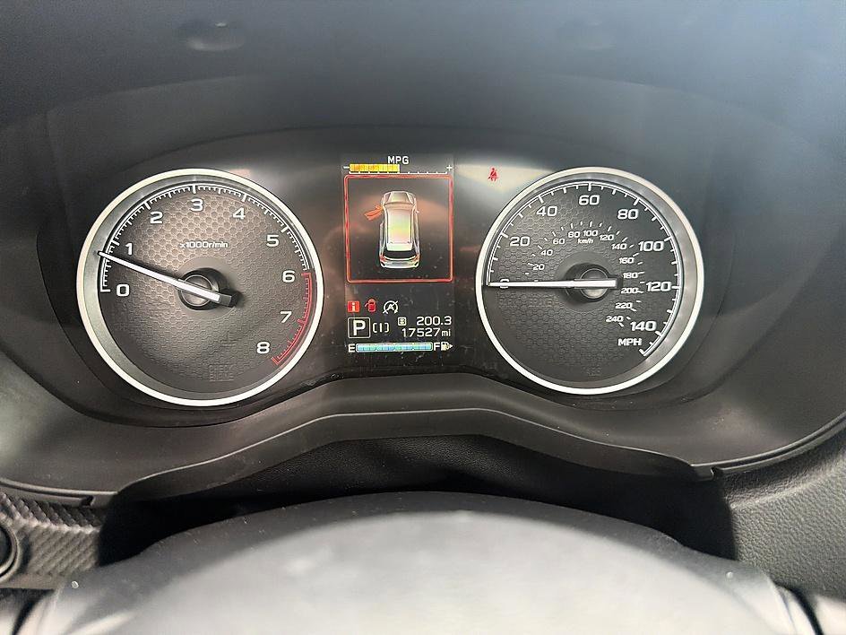 Used 2022 Crystal White Pearl Subaru Limited image 14