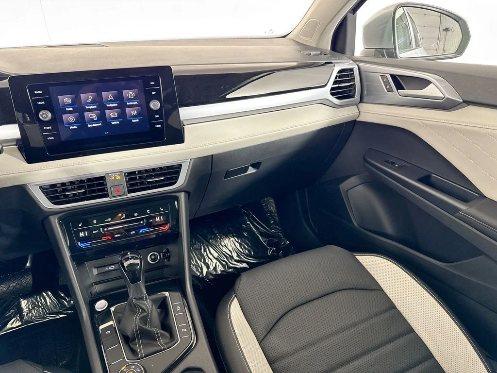 2026 Volkswagen Taos SEL - Photo 9