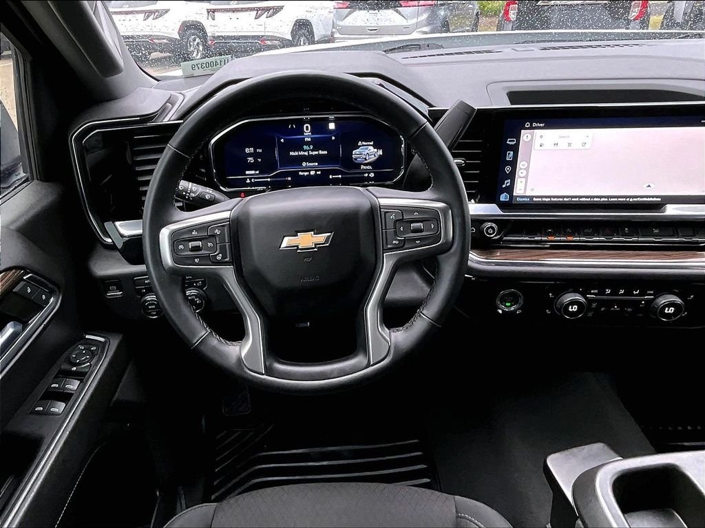 Used 2023 White Chevrolet LT image 17