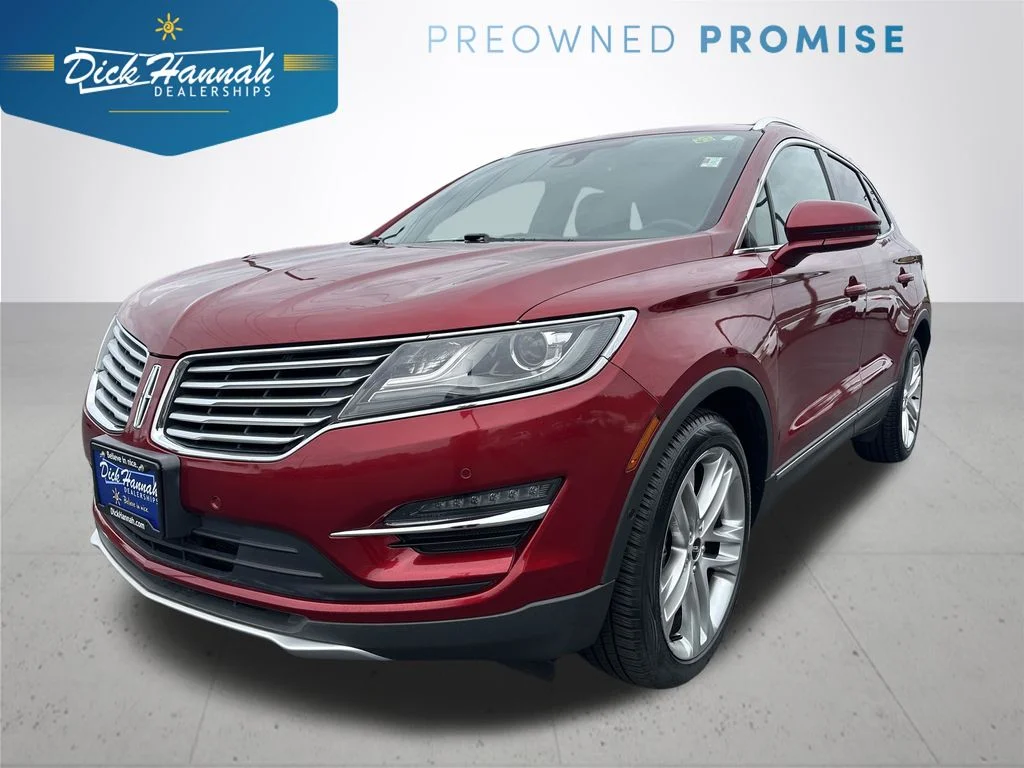 Used 2015 Red Lincoln Base image 1