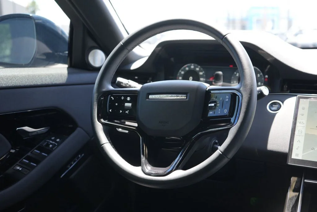 Certified Used 2024  Land Rover Dynamic image 7