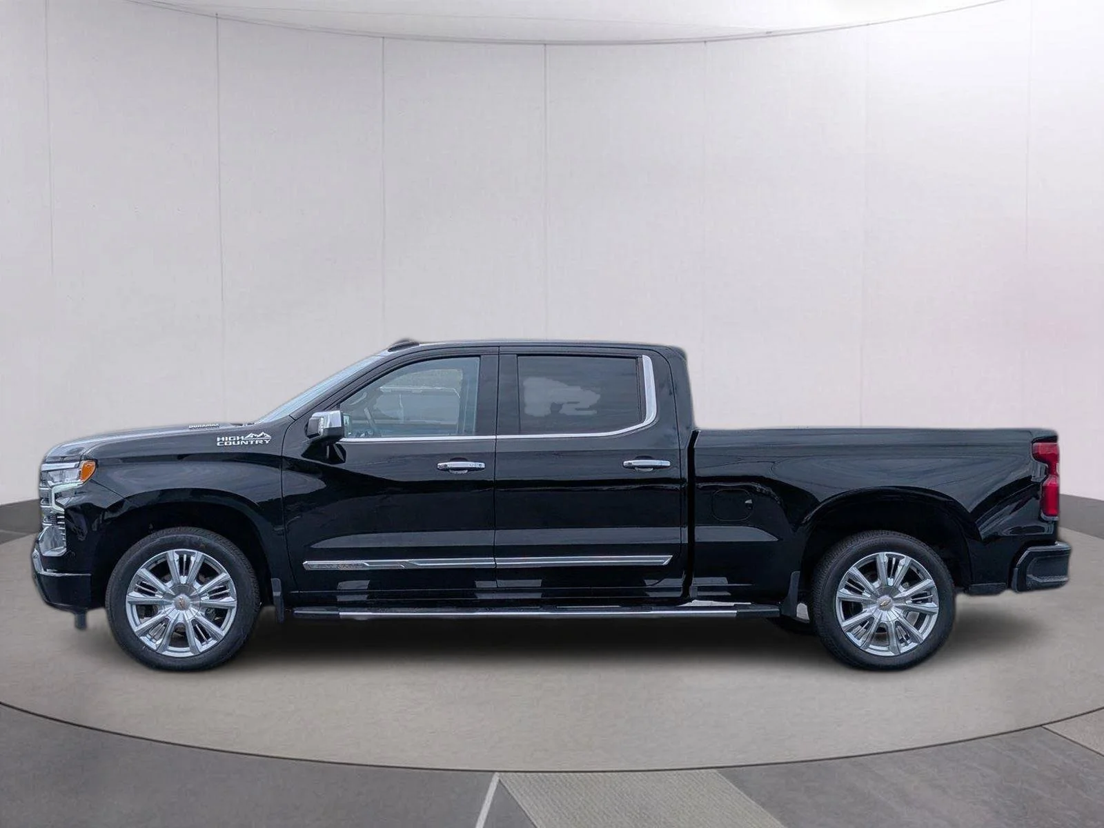 Used 2024 Black Chevrolet High Country image 2