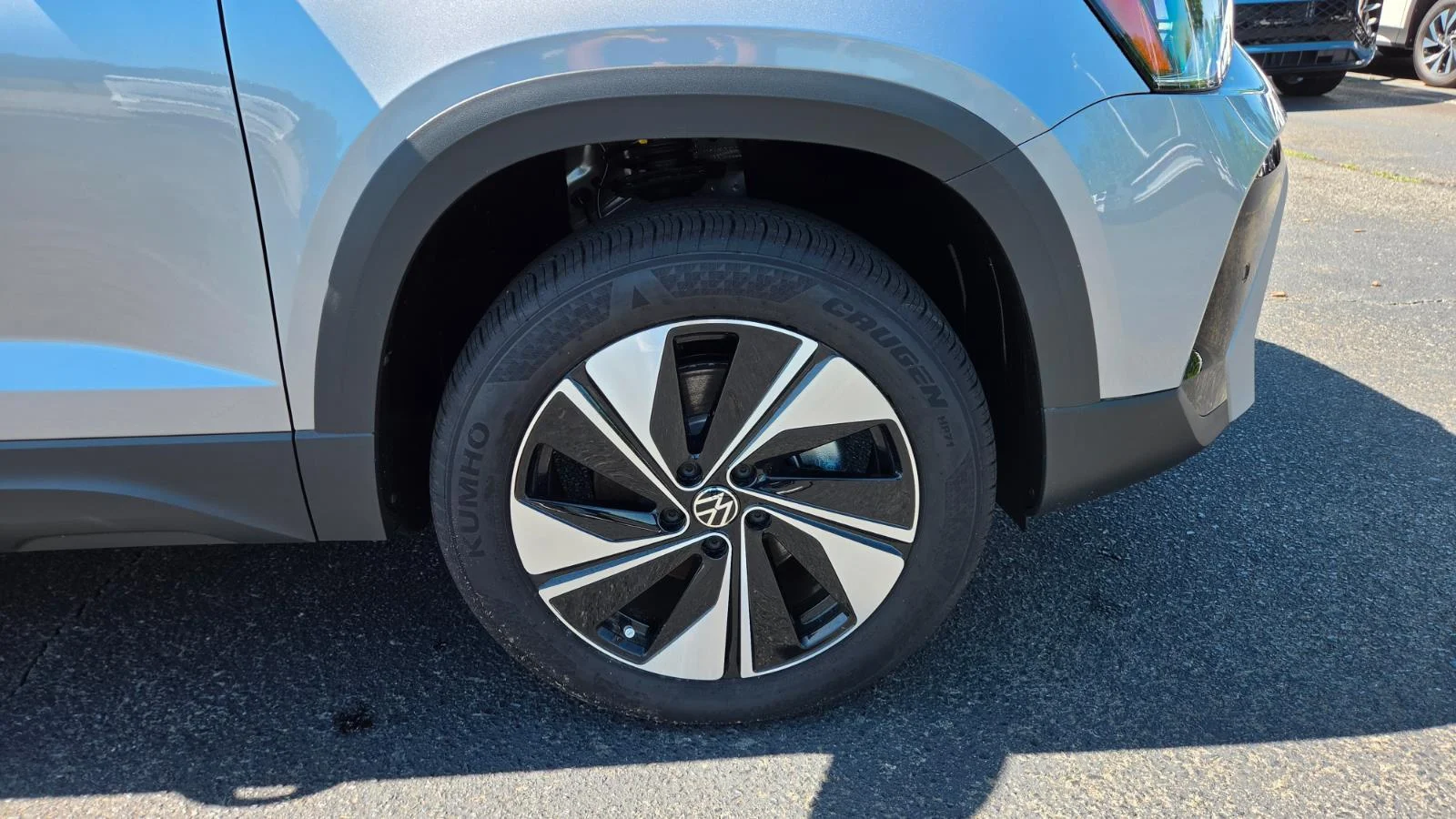 2025 Volkswagen Taos SE - Photo 18