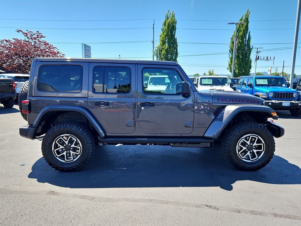 New 2026 Granite Crystal Metallic Clear-Coat Exterior Paint Jeep Rubicon image 7
