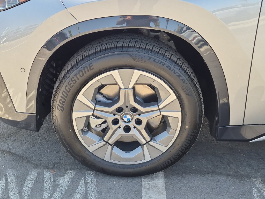 Used 2026 Silver BMW xDrive28i image 31