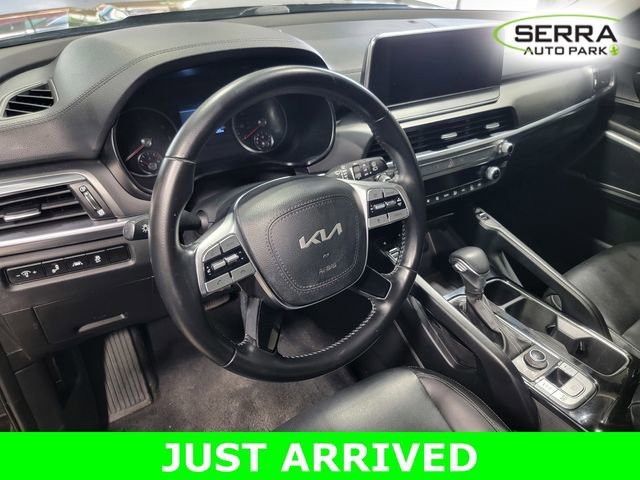 Used 2022 Black Kia S image 11