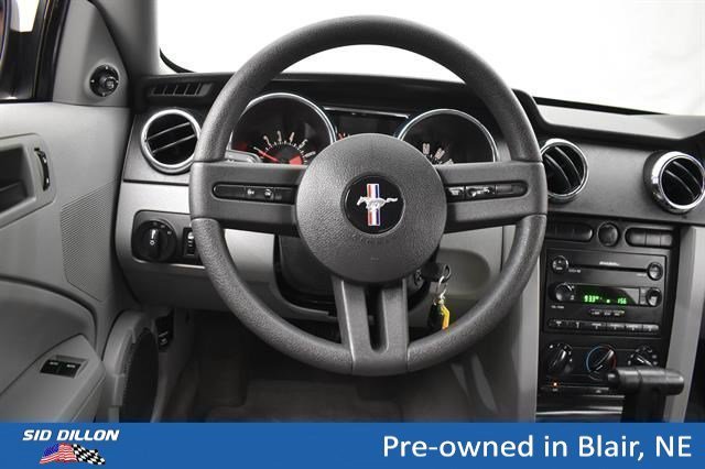 Used 2005 Performance White Ford Premium image 2