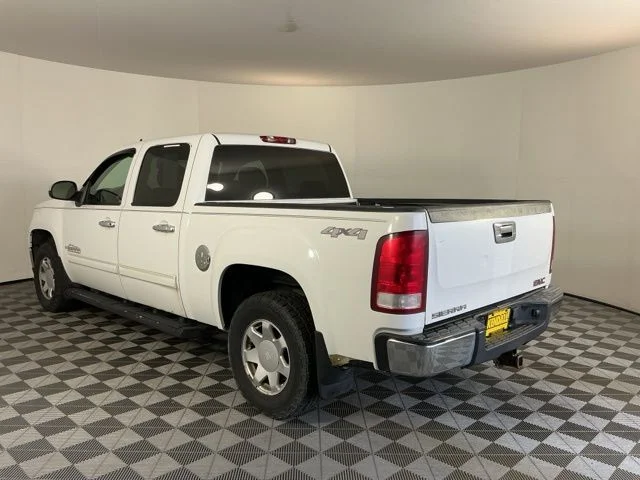 Used 2009  GMC  image 6